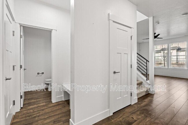 Building Photo - 7184 W Riverwood St