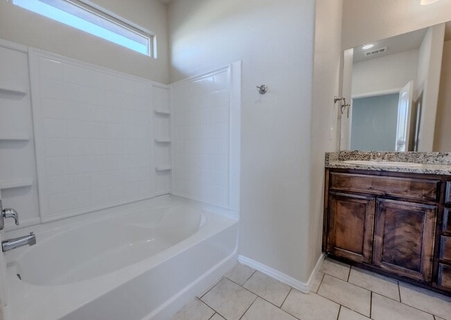 Building Photo - 7 Glass Ranch Rd