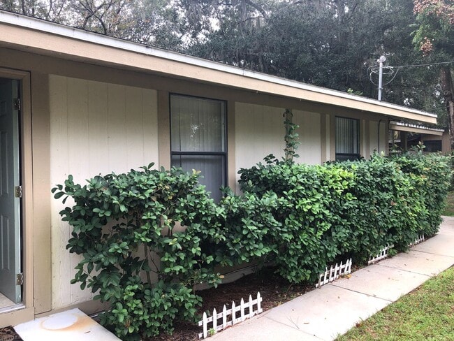 Building Photo - MOVE IN AUGUST!! COZY 2 BEDROOMS 1 BATHROOM HOME ON SPACIOUS FENCED IN LOT!! NEWER A/C!!