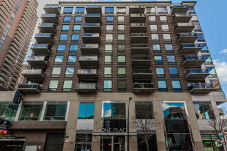 Building Photo - 1 E 8th St