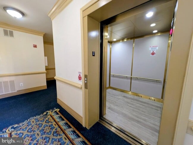 Building Photo - 6214 Westchester Park Dr