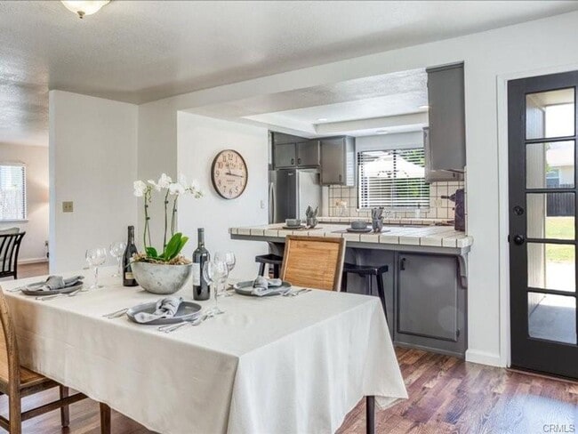 Building Photo - Spacious 3-Bedroom by Meadow Park with Lar...