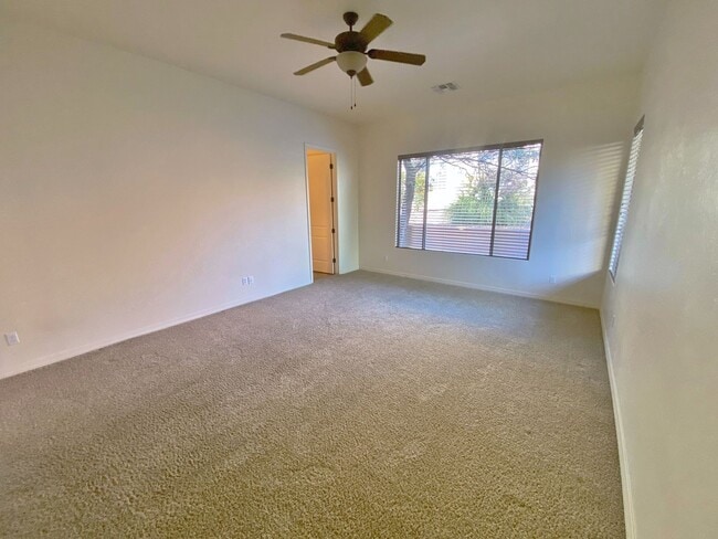 Building Photo - 30 Starview Ct