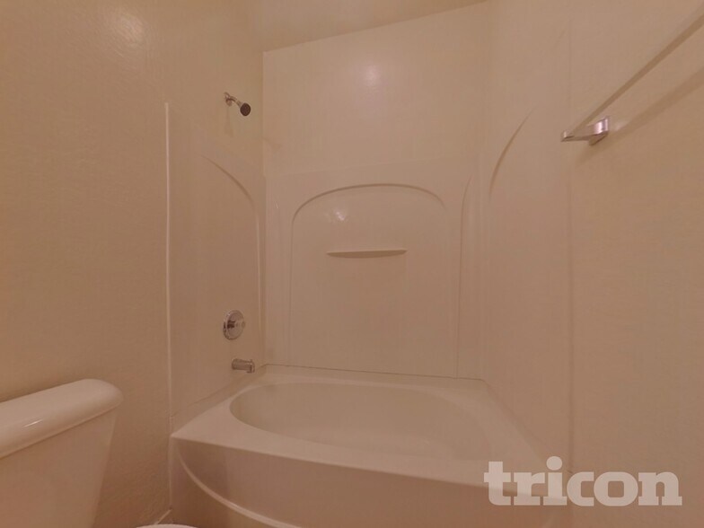 Building Photo - 7329 W Darrel Rd