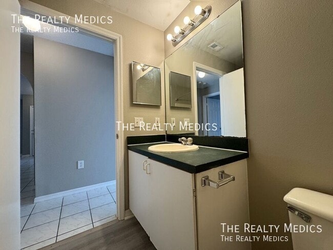 Building Photo - 8125 Golden Chickasaw Cir