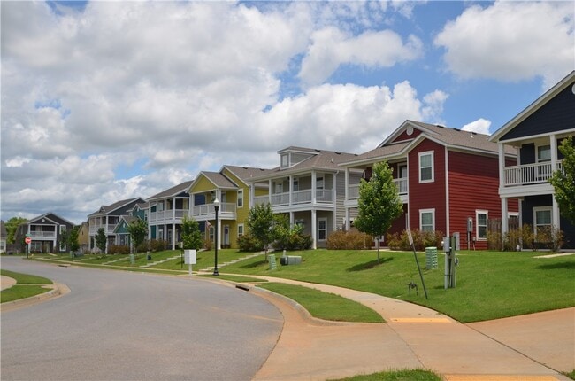 Building Photo - 3901 SW Peachwood Dr