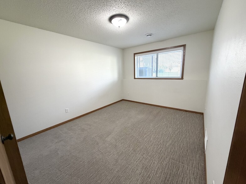 Building Photo - 2420 5th St W