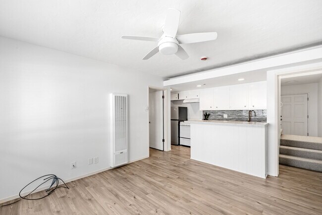 Building Photo - 464 28th St