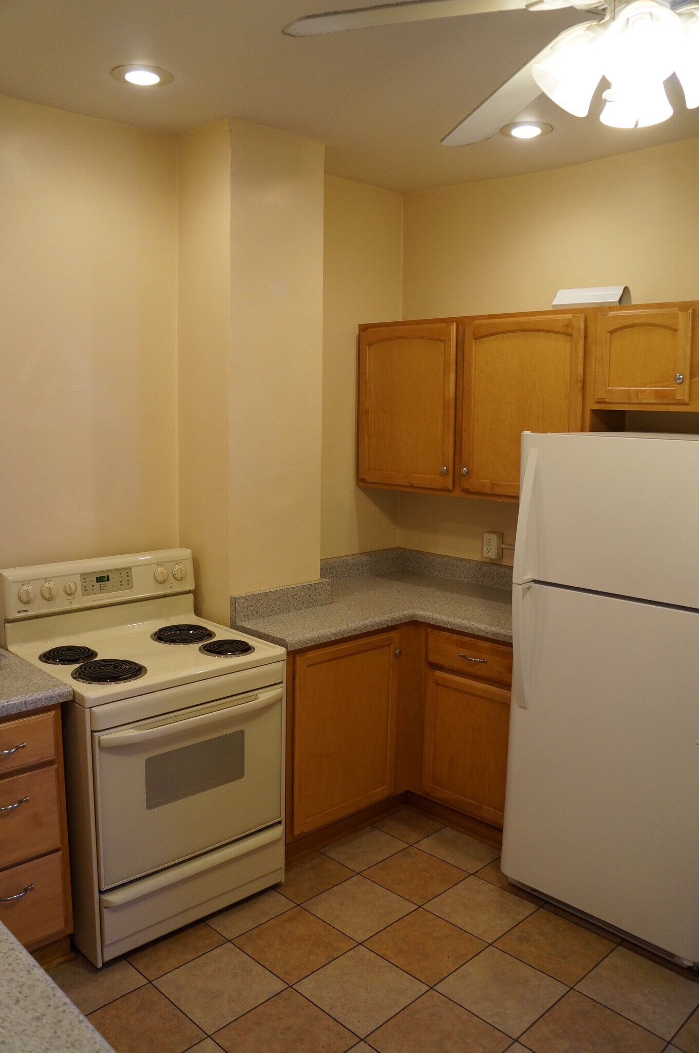 Building Photo - 116 Linden Ave