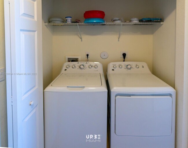 Building Photo - 10630 NW 88th St