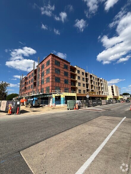 Building Photo - Coulter Place