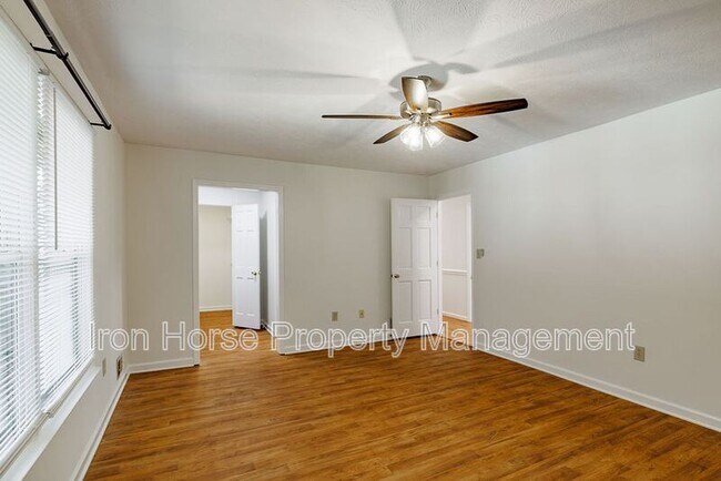 Building Photo - 1060 Windbrooke Ct