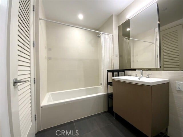 Building Photo - 889 Francisco St