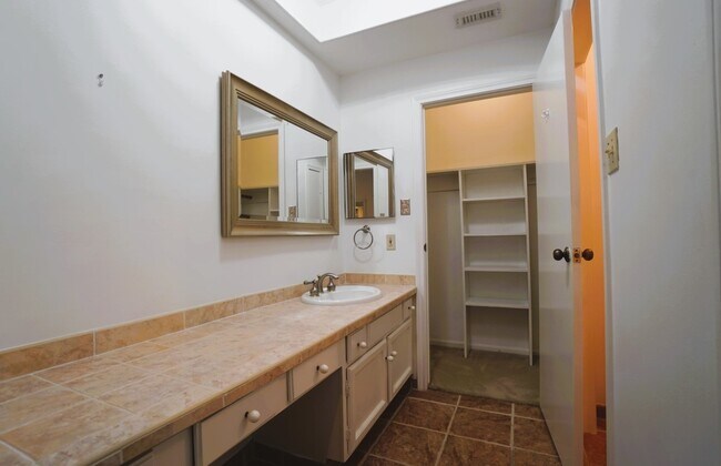 Building Photo - 11711 Memorial Dr