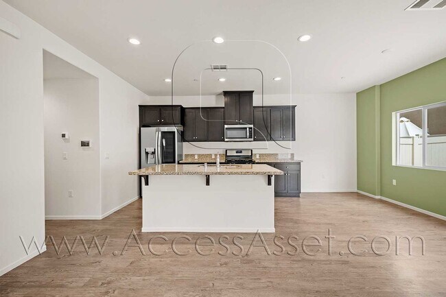 Building Photo - 41278 Winterberry St