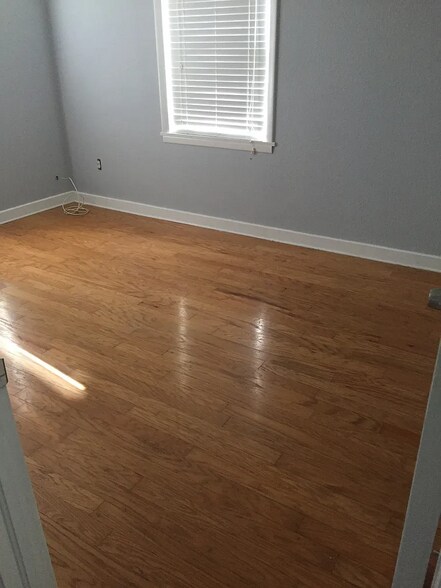 Building Photo - 1625 Grayson Dr