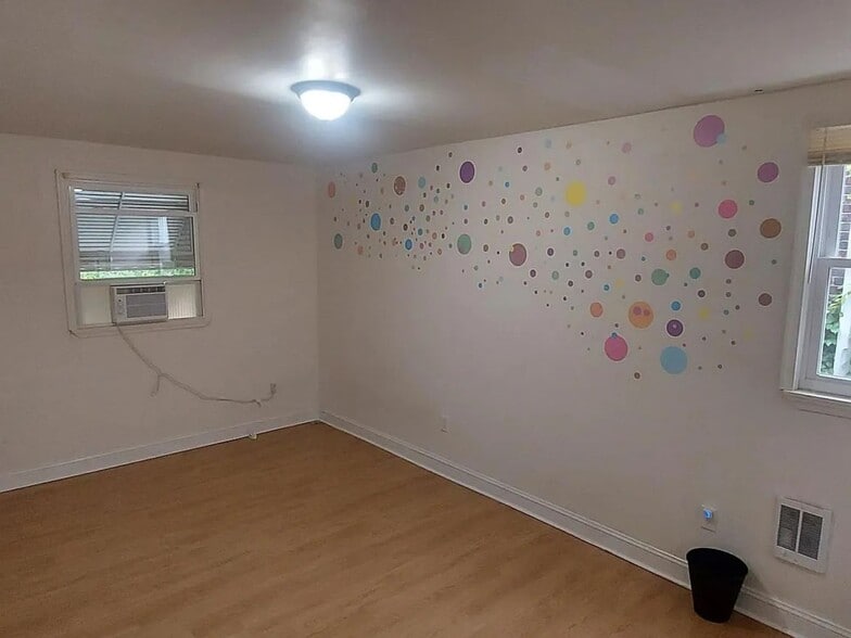 Building Photo - 3114 N Taylor St