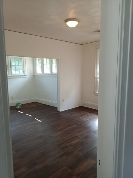 Building Photo - 1552 Lewis St