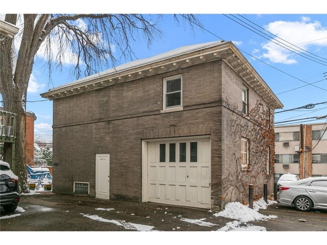 Building Photo - 2302 1/2 Blaisdell Ave