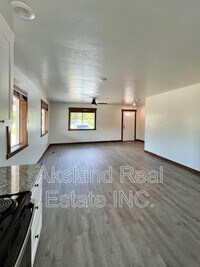 Building Photo - 908 Roosevelt Ave