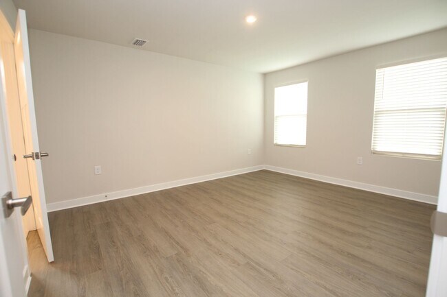 Building Photo - Nothing Beats New Contstruction!