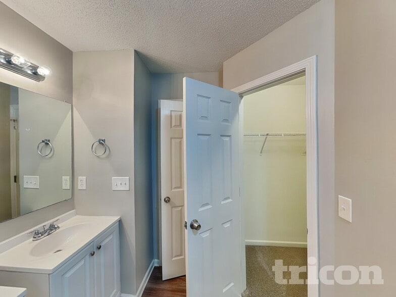 Building Photo - 297 Mission Tripp St