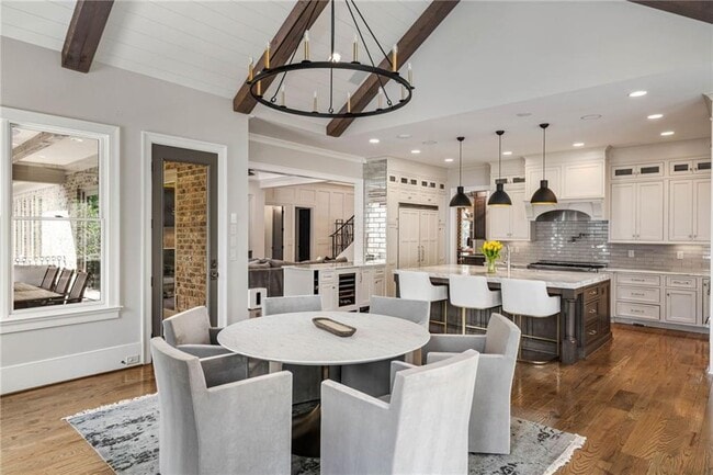 Building Photo - 5265 Peachtree Dunwoody Rd NE