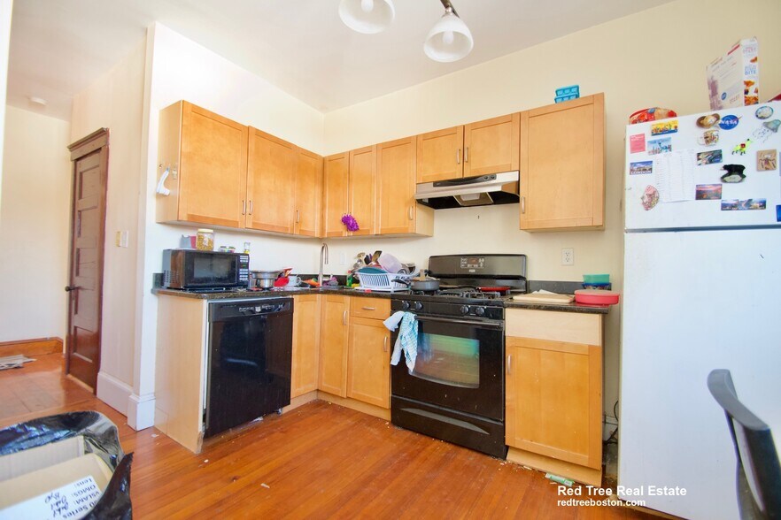 Building Photo - 79 Capen St