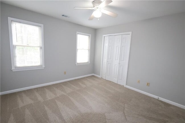Building Photo - 1359 Oakengate Dr