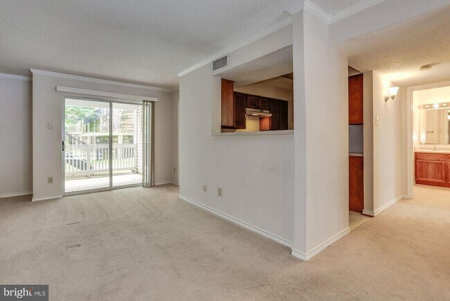 Building Photo - 1511 Lincoln Way