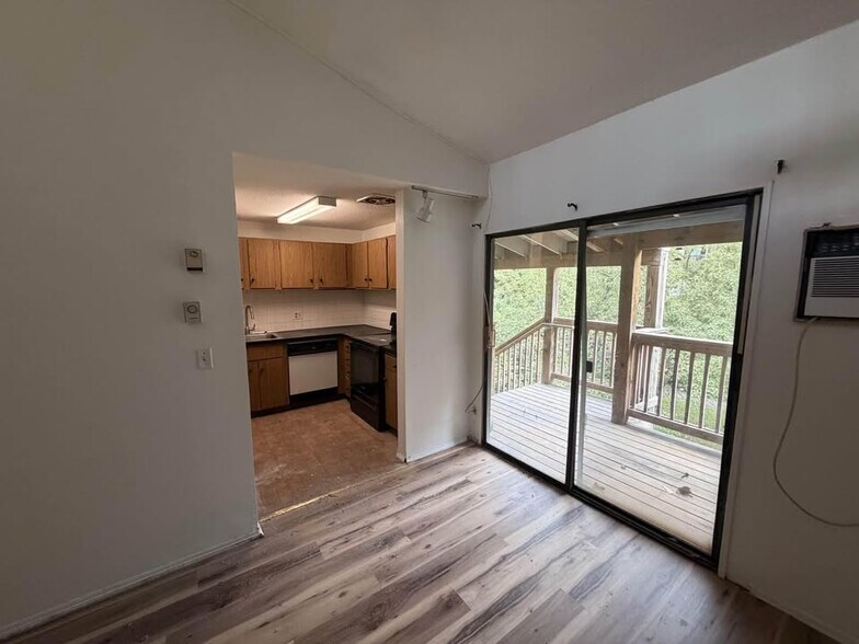 Building Photo - 270 Burgundy Hill Ln