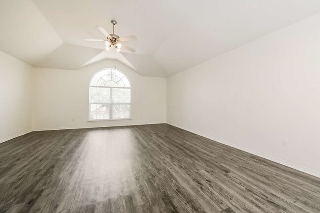 Building Photo - 8518 Sports Haven Dr