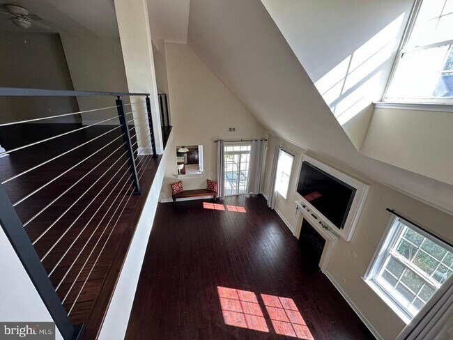 Building Photo - 13846 Greendale Dr