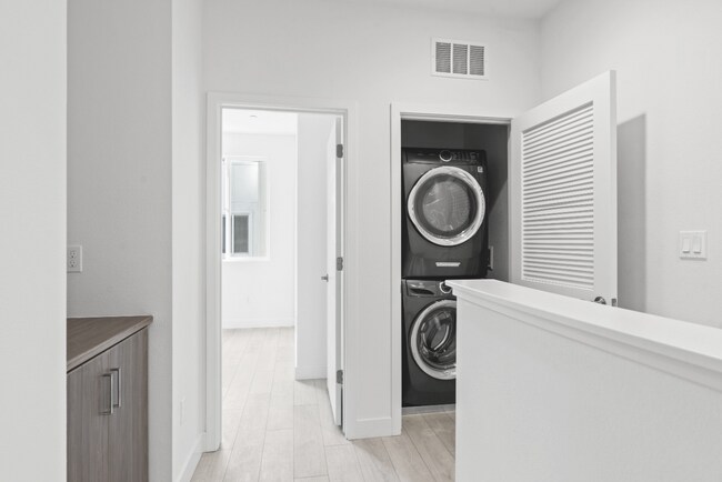 2nd BR and Extra Large washer/Dryer - 166 Uptown Cir