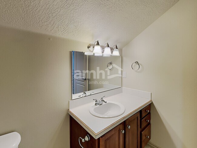 Building Photo - 55 S Selwood Ln