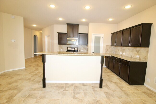 Building Photo - 1916 Acaciawood Way