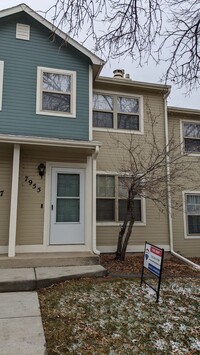 Building Photo - TWO STORY TOWNHOME WITH GARAGE