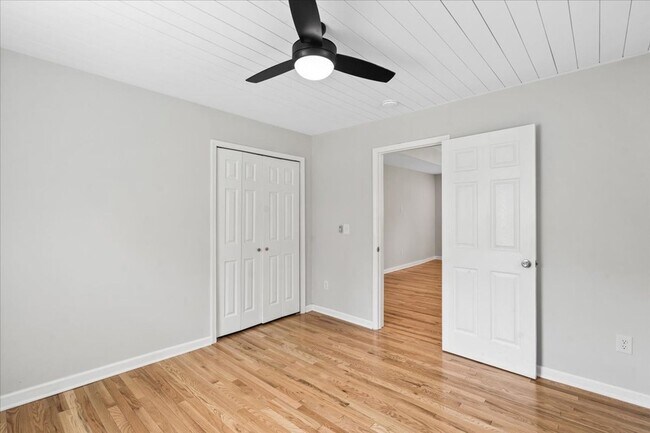Building Photo - 112 McCary St