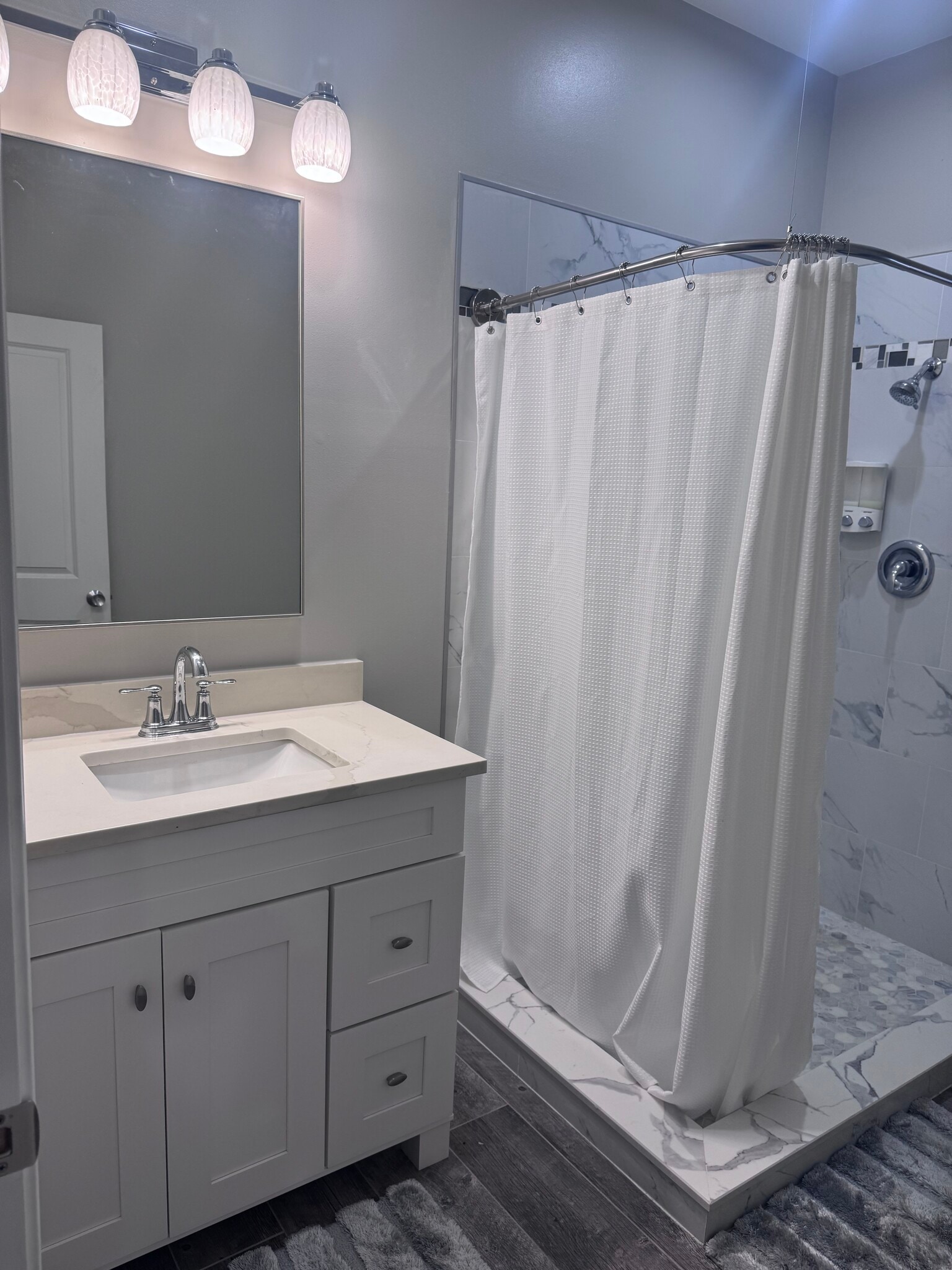 Building Photo - 6615 Tippin Ave