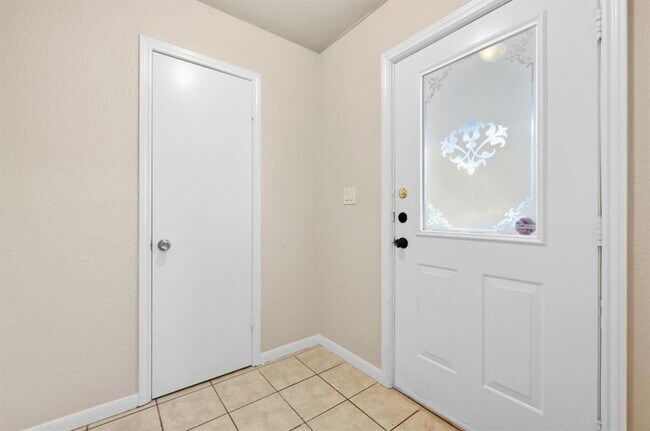 Building Photo - 2514 Howellwood Wy