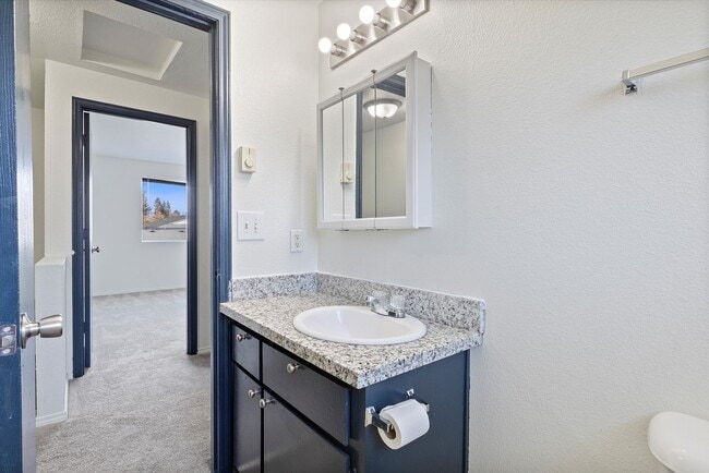 Interior Photo - Lincoln Court