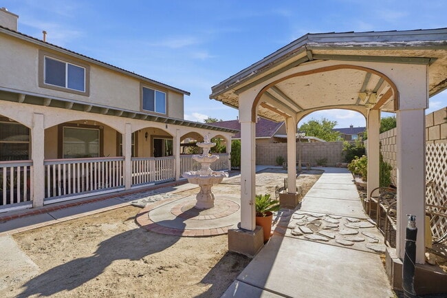 Building Photo - Spacious 4-Bedroom Home in Lancaster