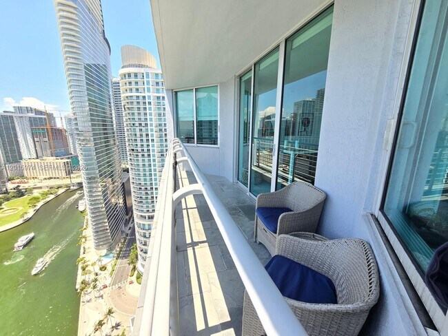 Building Photo - 325 S Biscayne Blvd