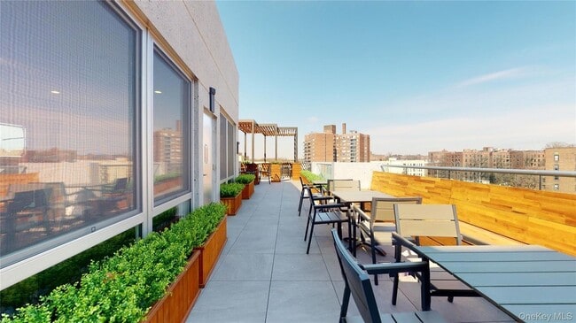 Building Photo - 138-28 Queens Blvd