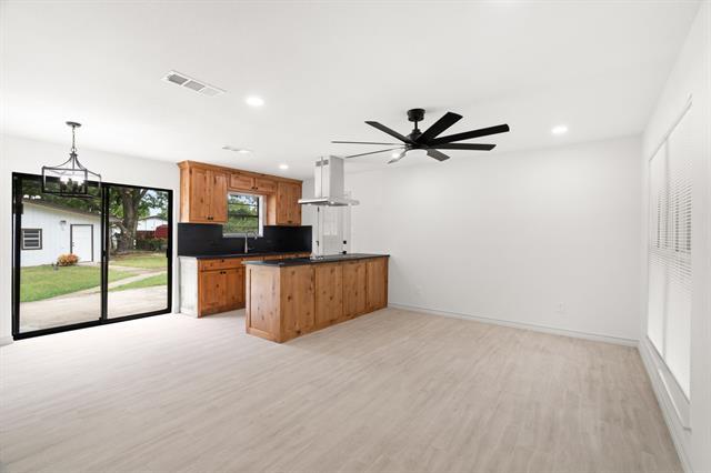 Building Photo - 103 N Summit St