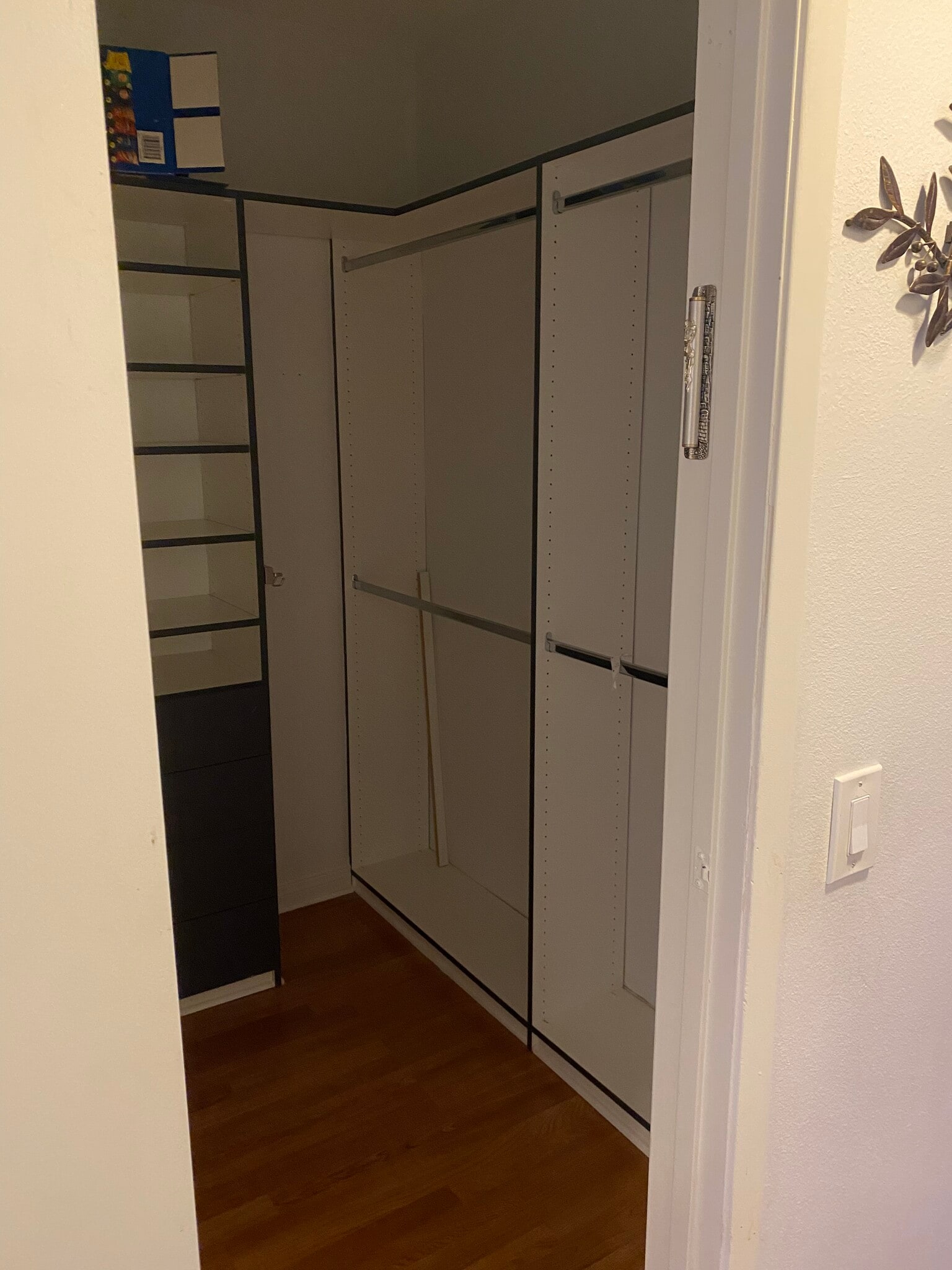 Building Photo - 10650 Holman Ave