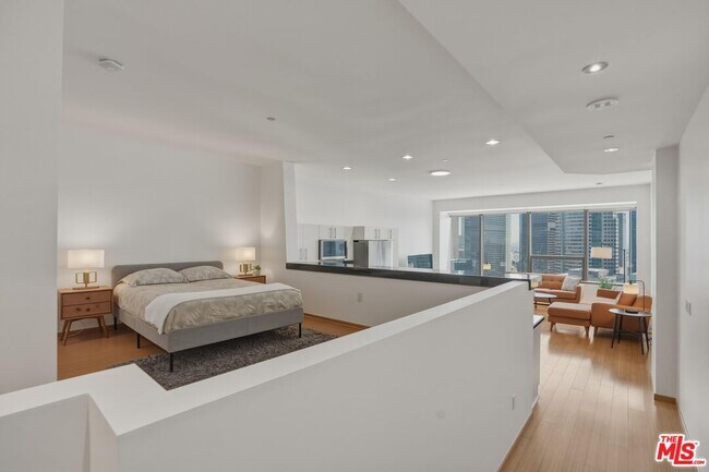 Building Photo - 1100 Wilshire Blvd