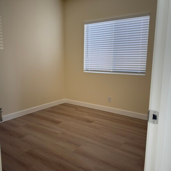 Building Photo - 9417 Tilmont St