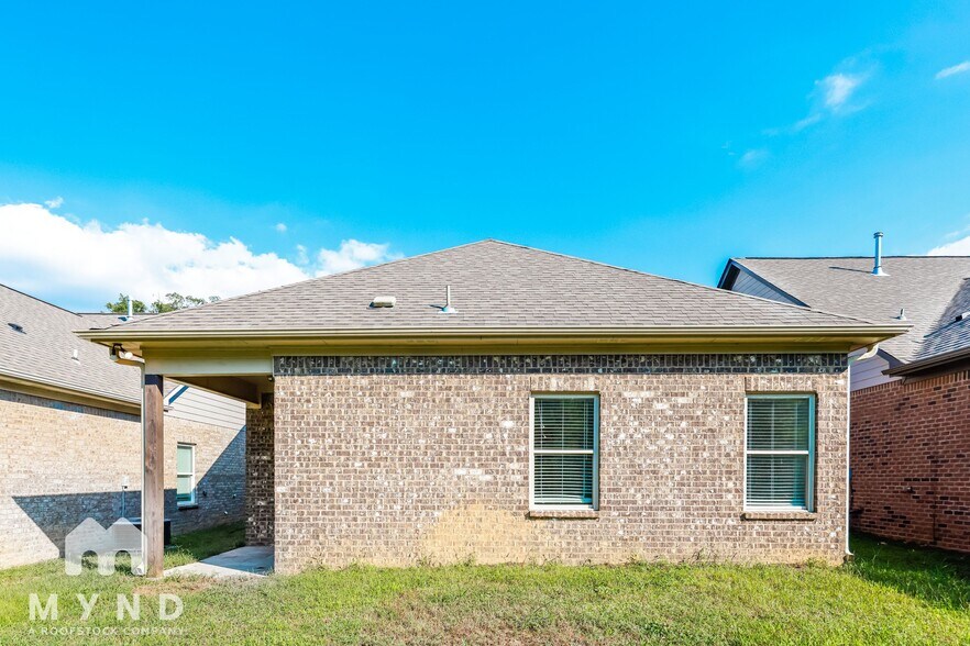 Building Photo - 5525 Park Side Rd