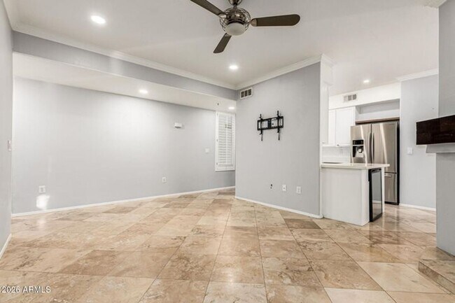 Building Photo - 2992 N Miller Rd